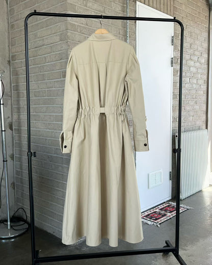 Elegante Beige Button-Down Midi Jurk met Tailleceintuur