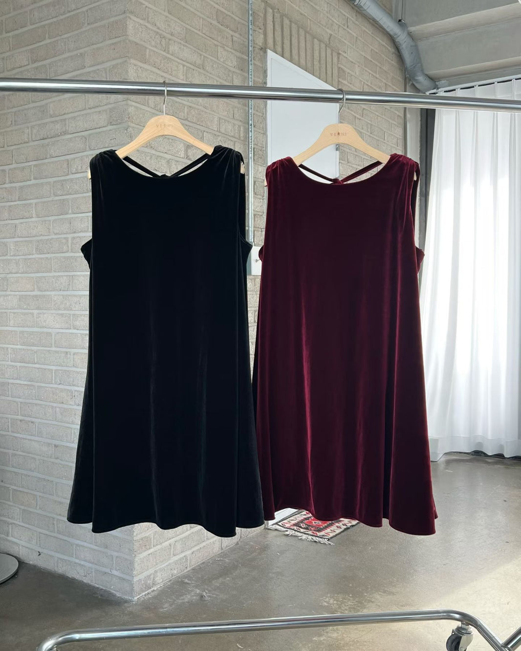 Velvet A-Line Mini Jurk – Tijdloos & Elegant